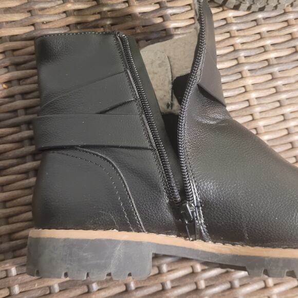 Nautica Womens Size ~9 Black Ankle Boots Shearling Lined Buckle Winter - Picture 4 of 10